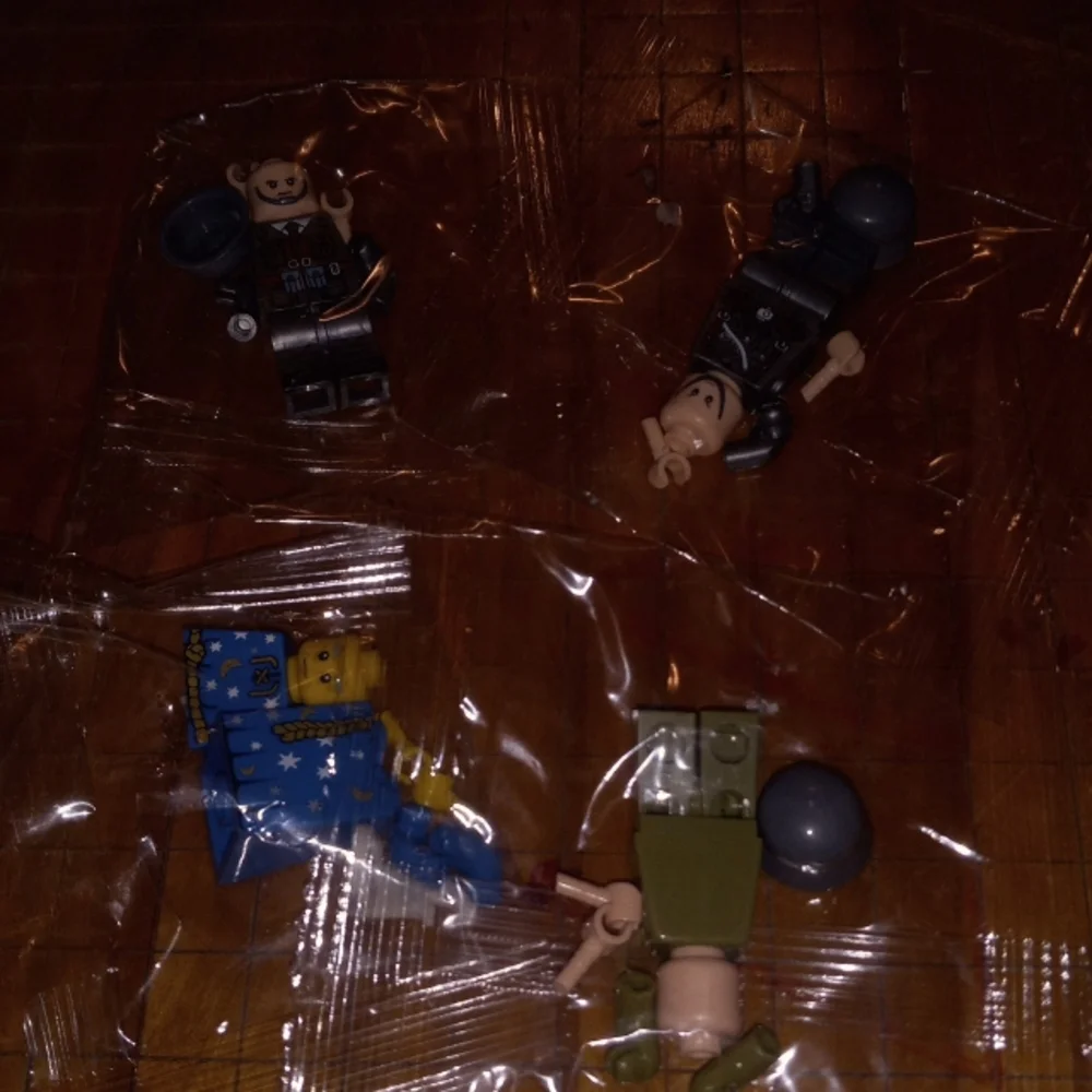 Lego lot 7 this lot has 10 never opened leg mini people